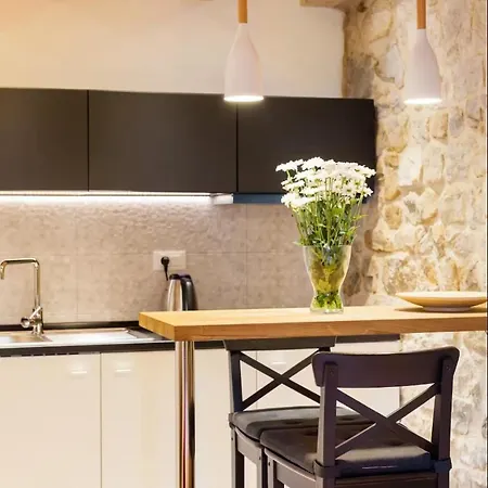 Explore The Historic Center From A Remodeled Apartment Split