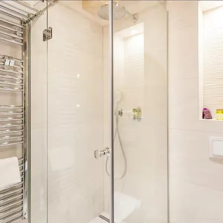 Apartamento Explore The Historic Center From A Remodeled Split